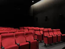 Sièges d’Auditorium VIP : Rehaussez Votre Espace avec Seating System Solutions 